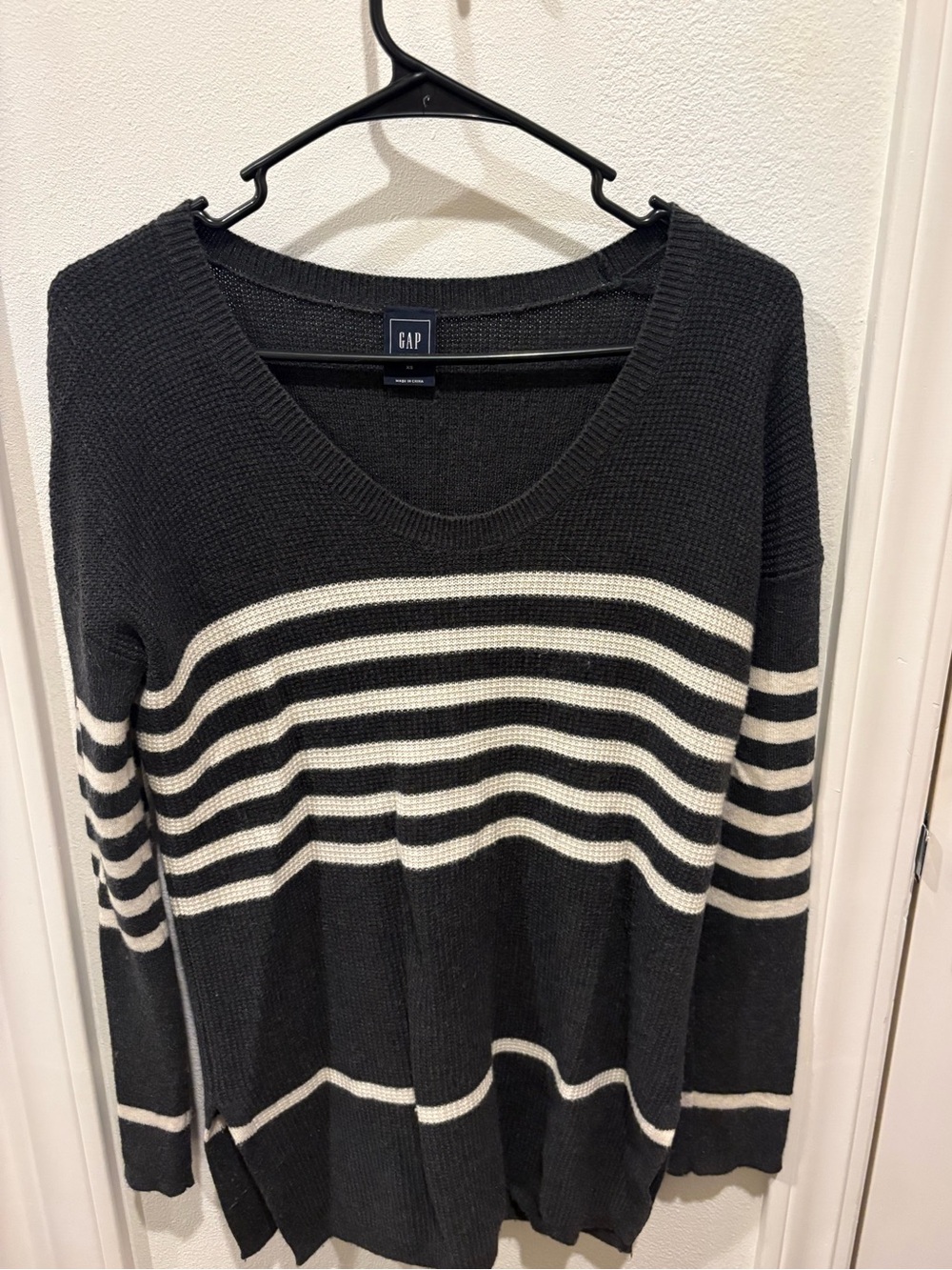 GAP Grey & White Striped V-Neck Sweater